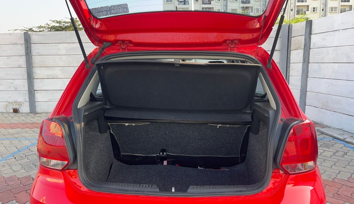 2019 Volkswagen Polo HIGHLINE PLUS 1.0, Petrol, Manual, 1,23,914 km, Boot Inside