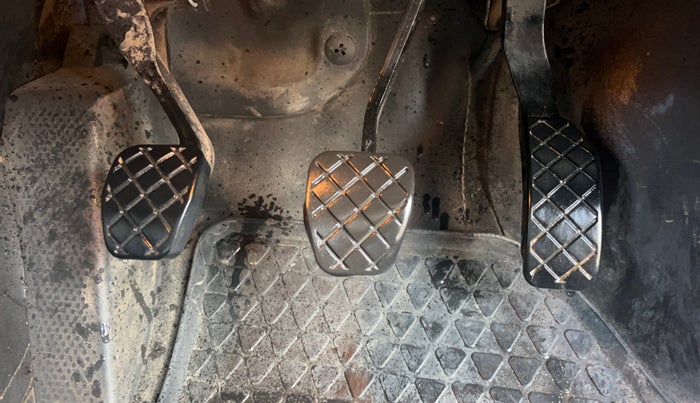 2019 Volkswagen Polo HIGHLINE PLUS 1.0, Petrol, Manual, 1,23,914 km, Pedals