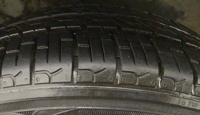 2014 Maruti Alto K10 LXI, Petrol, Manual, 19,023 km, Left Rear Tyre Tread