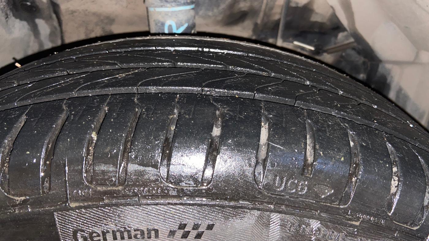 2015 Maruti S Cross ALPHA 1.6, Diesel, Manual, 1,32,030 km, Right Front Tyre Tread