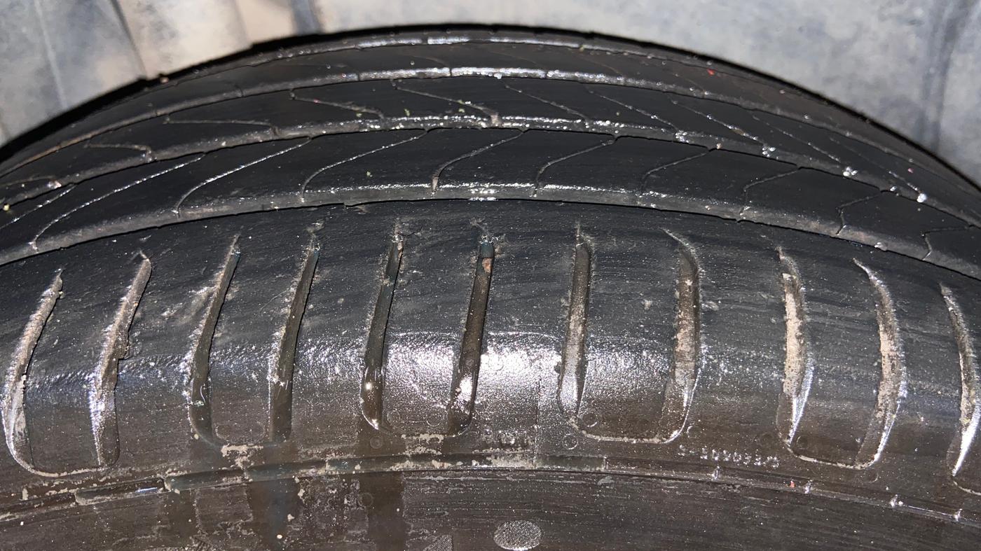 2015 Maruti S Cross ALPHA 1.6, Diesel, Manual, 1,32,030 km, Right Rear Tyre Tread