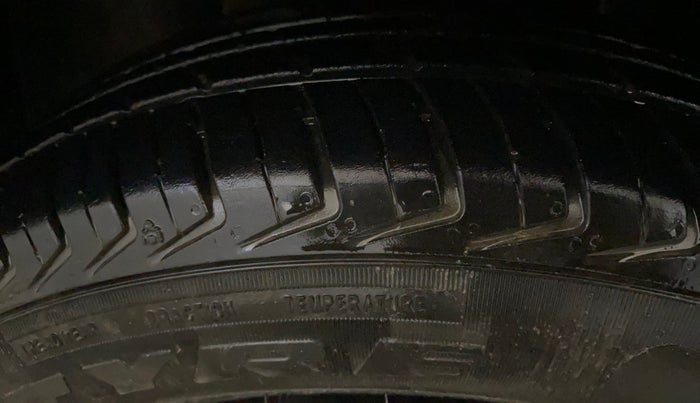 2019 Renault Kwid RXT 1.0 EDITION, CNG, Manual, 56,055 km, Left Front Tyre Tread