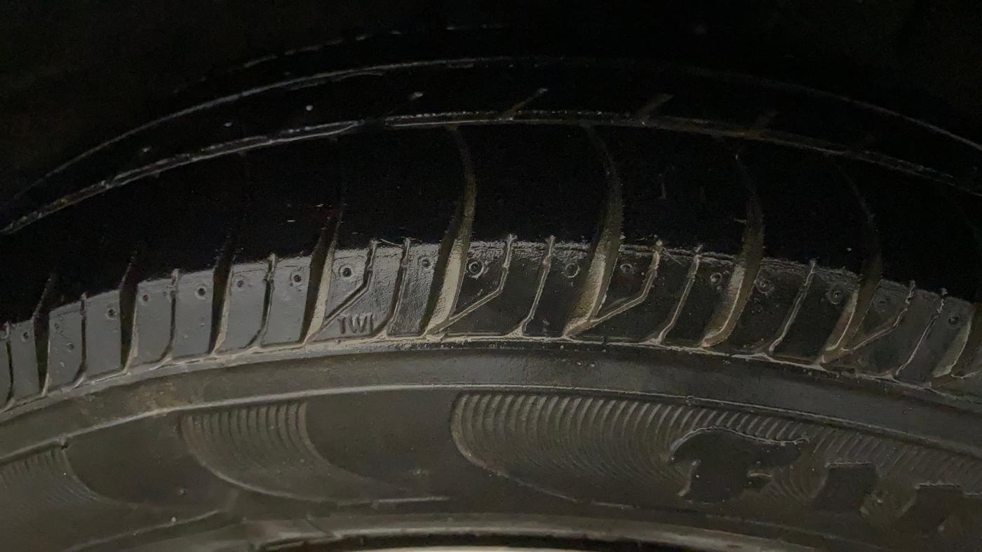 2019 Renault Kwid RXT 1.0 EDITION, CNG, Manual, 56,193 km, Left Rear Tyre Tread