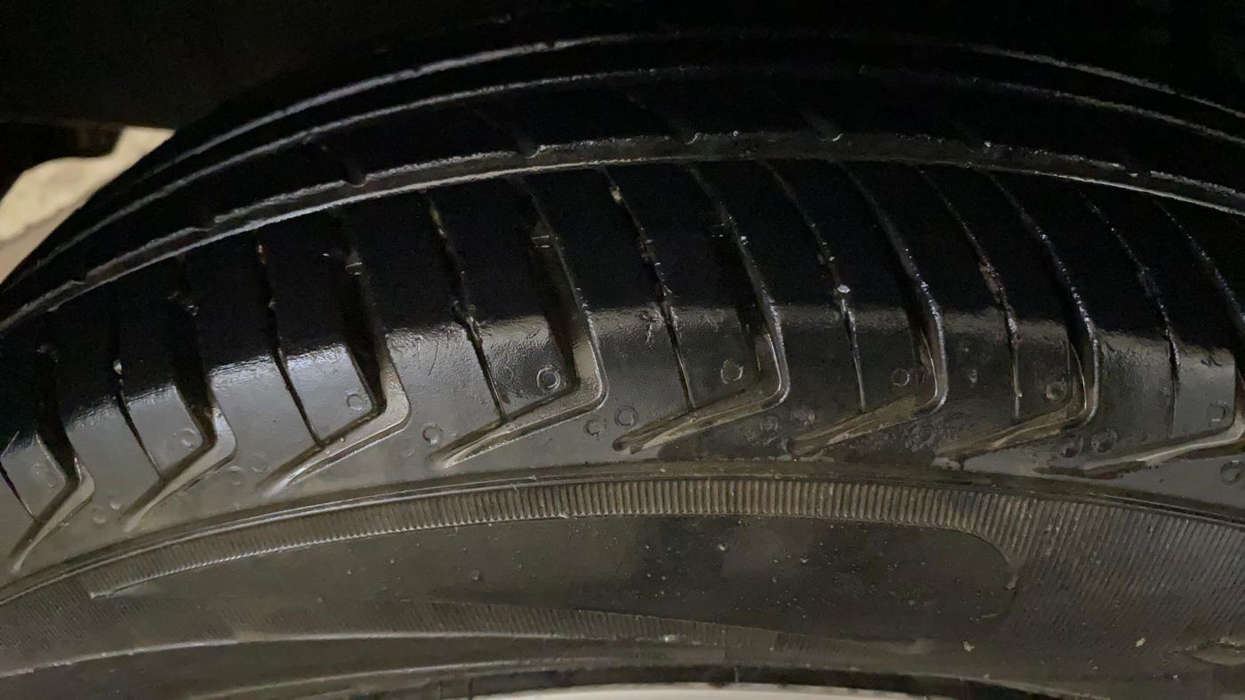2019 Renault Kwid RXT 1.0 EDITION, CNG, Manual, 56,193 km, Right Rear Tyre Tread