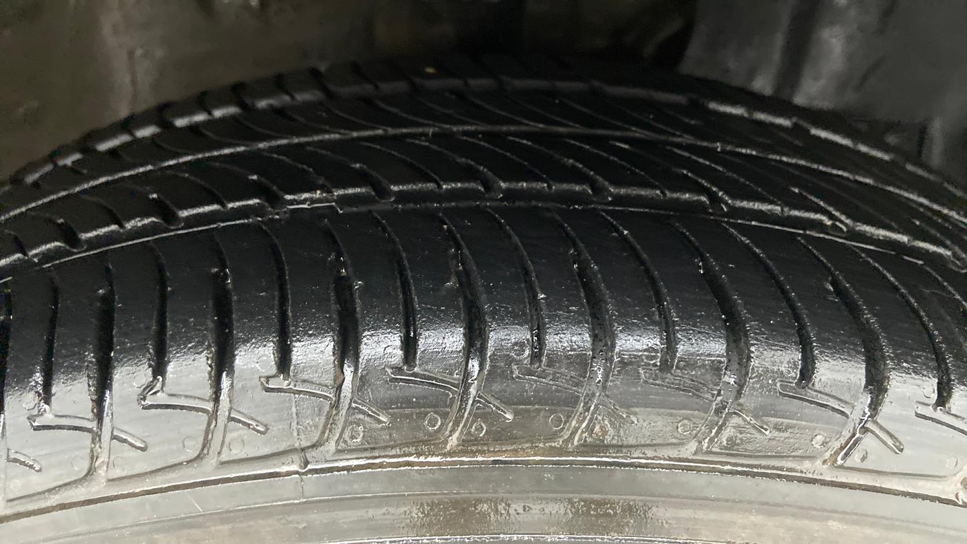 2019 Maruti New Wagon-R VXI 1.2L, Petrol, Manual, 16,272 km, Right Front Tyre Tread