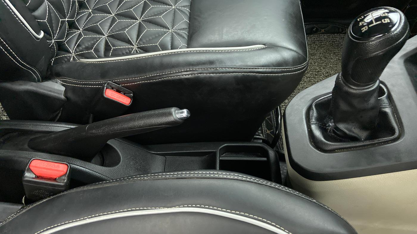 2019 Maruti New Wagon-R VXI 1.2L, Petrol, Manual, 16,272 km, Gear Lever