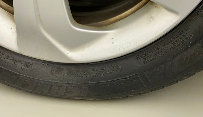 2015 Honda City 1.5L I-VTEC V MT, Petrol, Manual, 41,293 km, Left front tyre - Minor crack