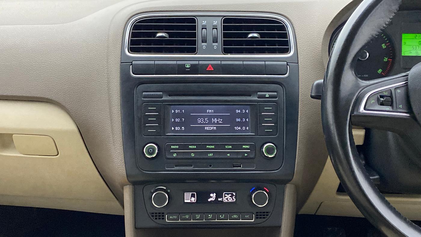 2014 Skoda Rapid ELEGANCE 1.6 MPFI MT, Petrol, Manual, 53,750 km, Air Conditioner