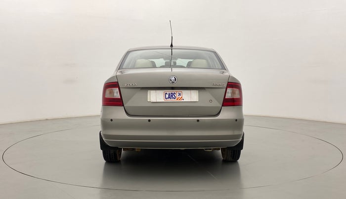 2014 Skoda Rapid ELEGANCE 1.6 MPFI MT, Petrol, Manual, 53,750 km, Back/Rear