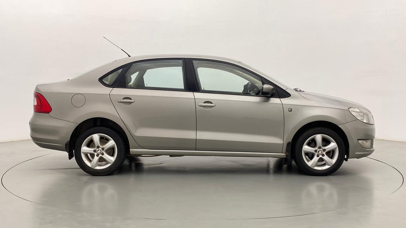 2014 Skoda Rapid ELEGANCE 1.6 MPFI MT, Petrol, Manual, 53,750 km, Right Side View