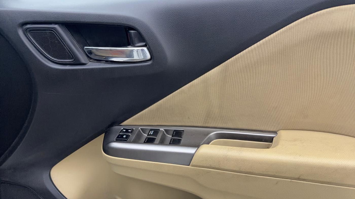 2016 Honda City 1.5L I-VTEC V MT, Petrol, Manual, 73,377 km, Driver Side Door Panels Control