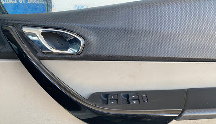 2017 Tata Tiago XZ PETROL, Petrol, Manual, 65,421 km, Driver Side Door Panels Control