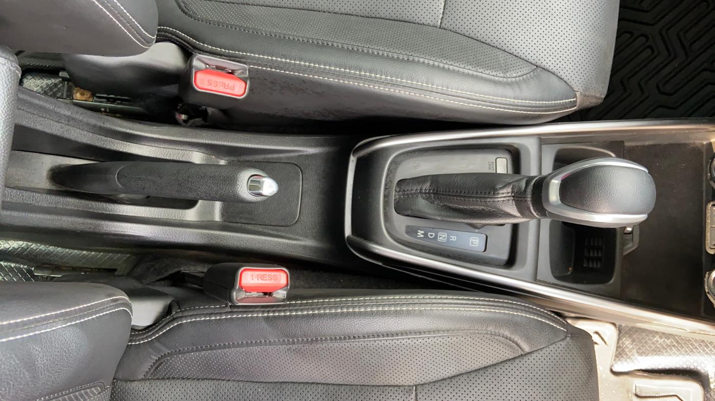 2024 Maruti XL6 ALPHA PLUS AT, Petrol, Automatic, 25,334 km, Gear Lever