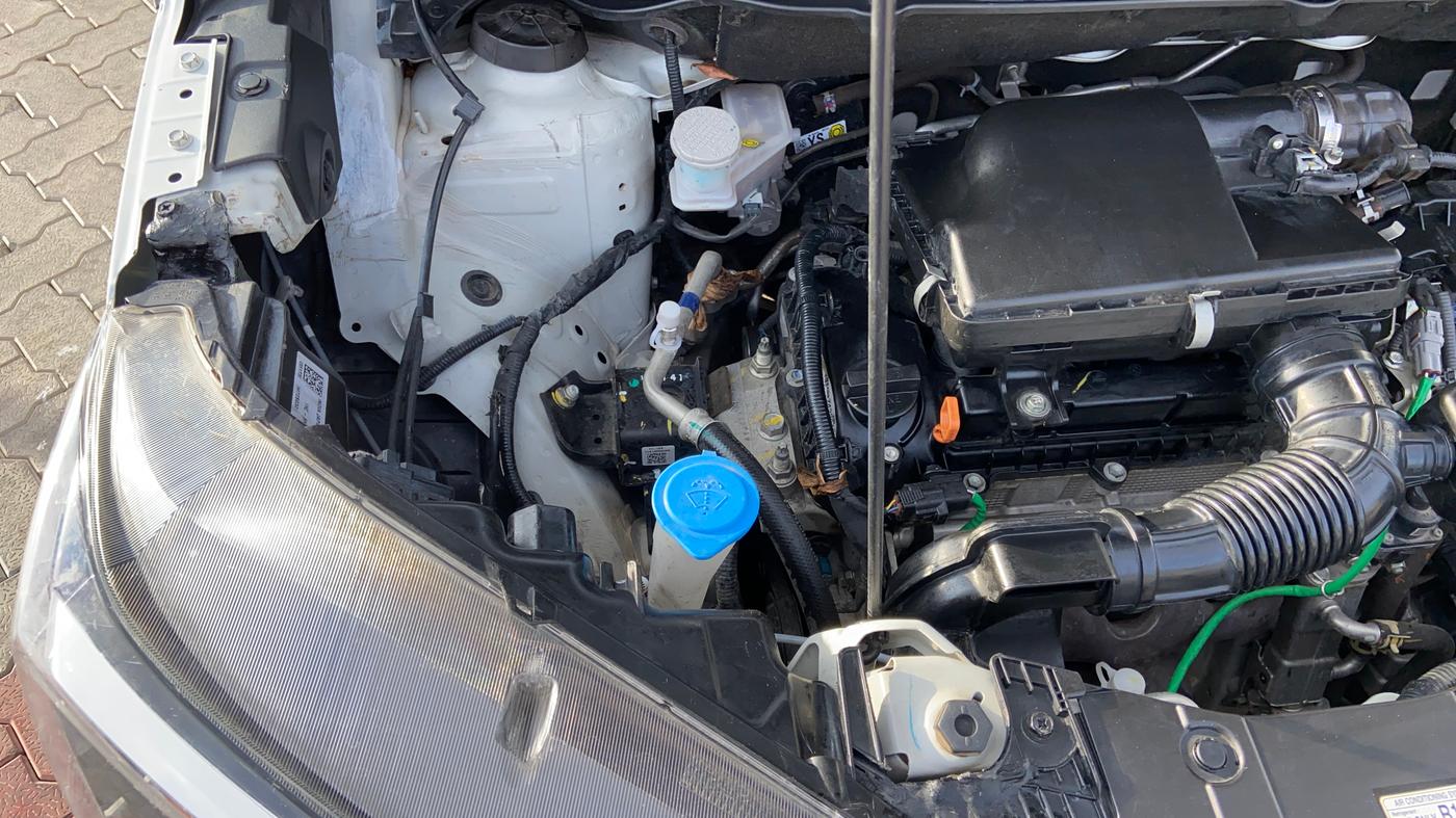 2024 Maruti XL6 ALPHA PLUS AT, Petrol, Automatic, 25,334 km, Engine View - Left