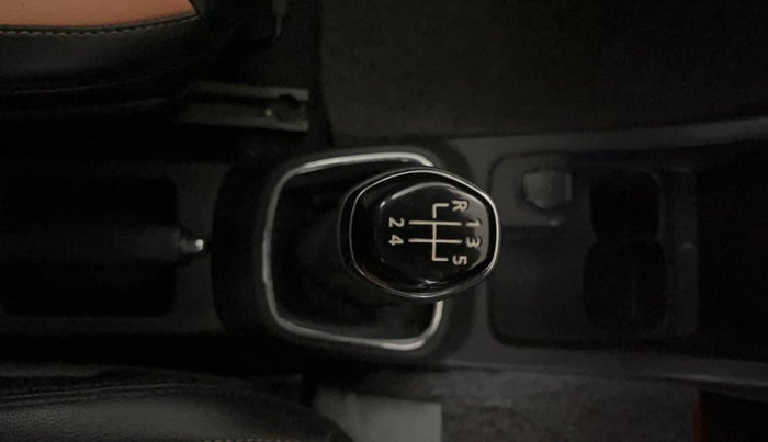 2019 Renault Kwid RXT 1.0 (O), Petrol, Manual, 36,476 km, Gear Lever