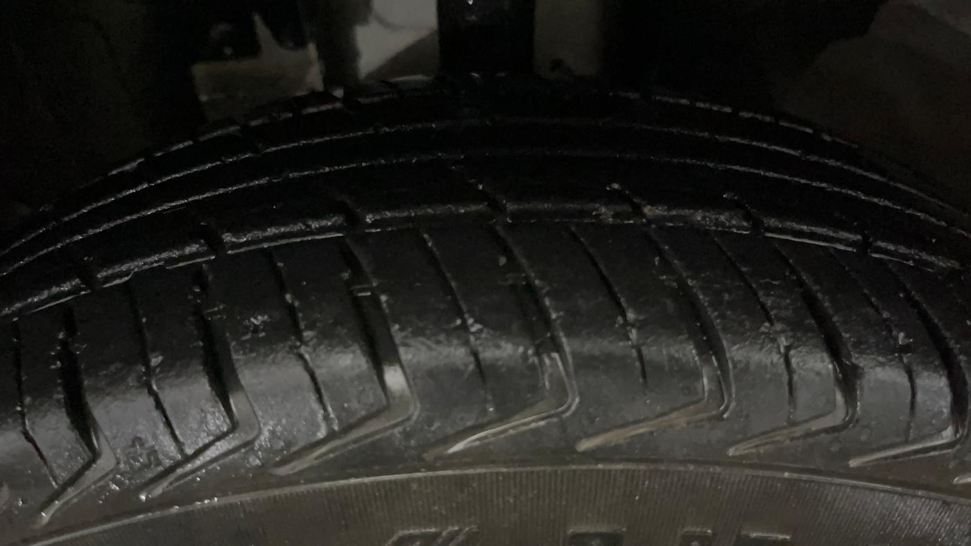 2019 Renault Kwid RXT 1.0 (O), Petrol, Manual, 36,665 km, Left Front Tyre Tread