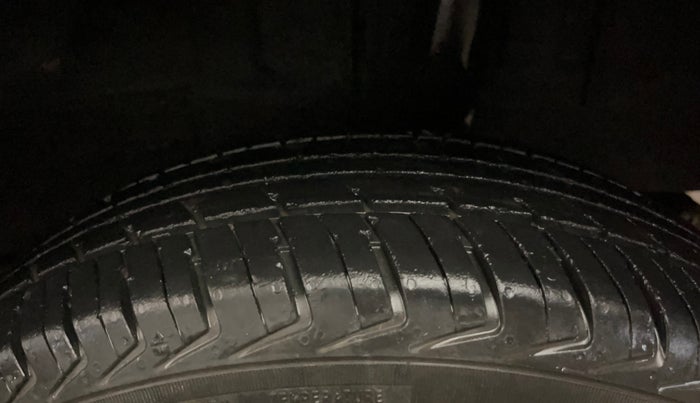 2019 Renault Kwid RXT 1.0 (O), Petrol, Manual, 36,476 km, Left Rear Tyre Tread