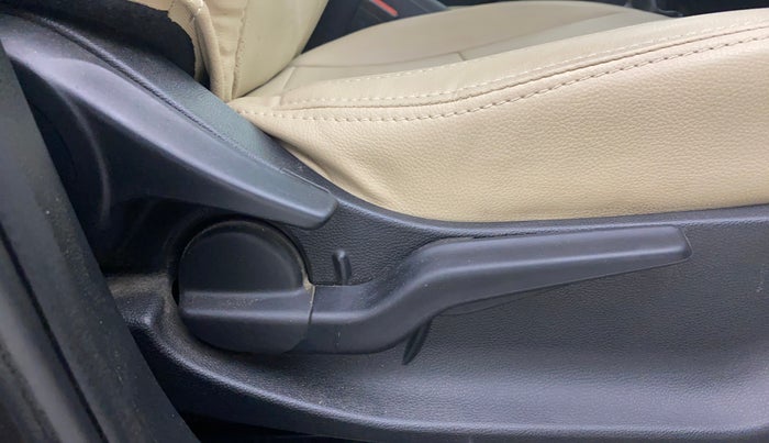 2022 Honda City 1.5L I-VTEC V MT 5TH GEN, Petrol, Manual, 60,849 km, Driver Side Adjustment Panel