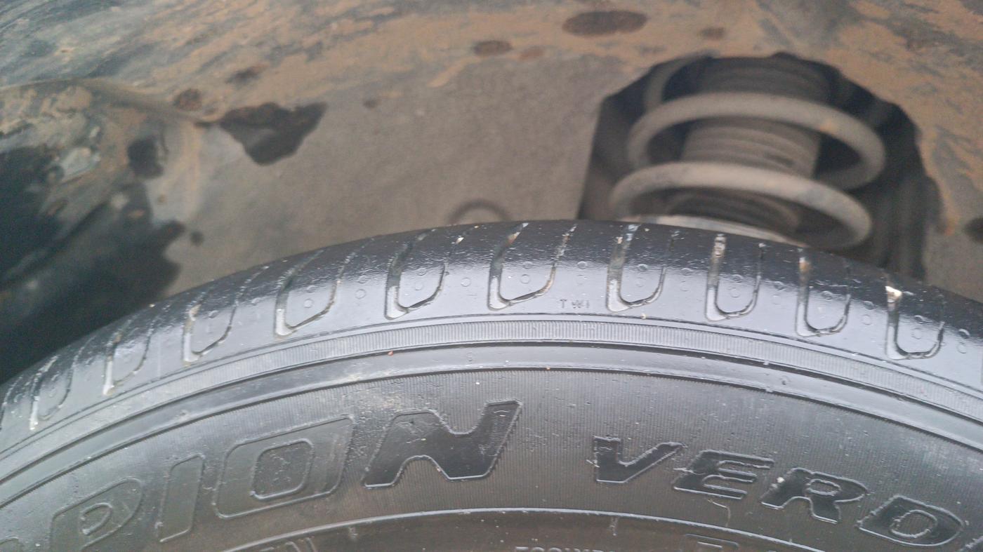 2017 Skoda Kodiaq STYLE 2.0 TDI 4X4 AT, Diesel, Automatic, 1,00,397 km, Left Front Tyre Tread