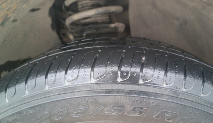 2017 Skoda Kodiaq STYLE 2.0 TDI 4X4 AT, Diesel, Automatic, 1,00,397 km, Right Front Tyre Tread