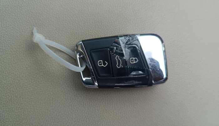 2017 Skoda Kodiaq STYLE 2.0 TDI 4X4 AT, Diesel, Automatic, 1,00,397 km, Key Close Up