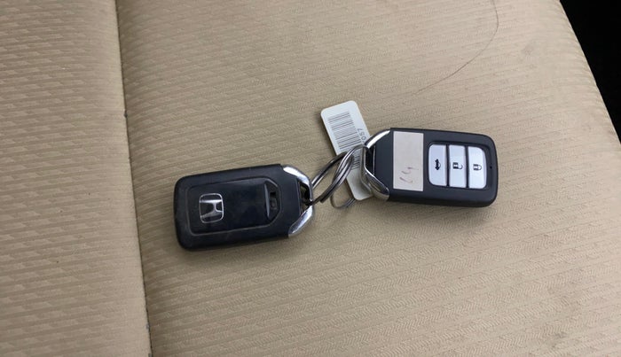 2018 Honda City 1.5L I-VTE V CVT, Petrol, Automatic, 99,627 km, Key Close Up