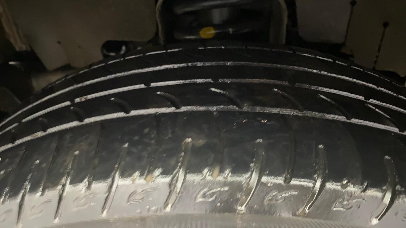 2016 Mahindra NUVOSPORT N8, Diesel, Manual, 75,995 km, Left Front Tyre Tread