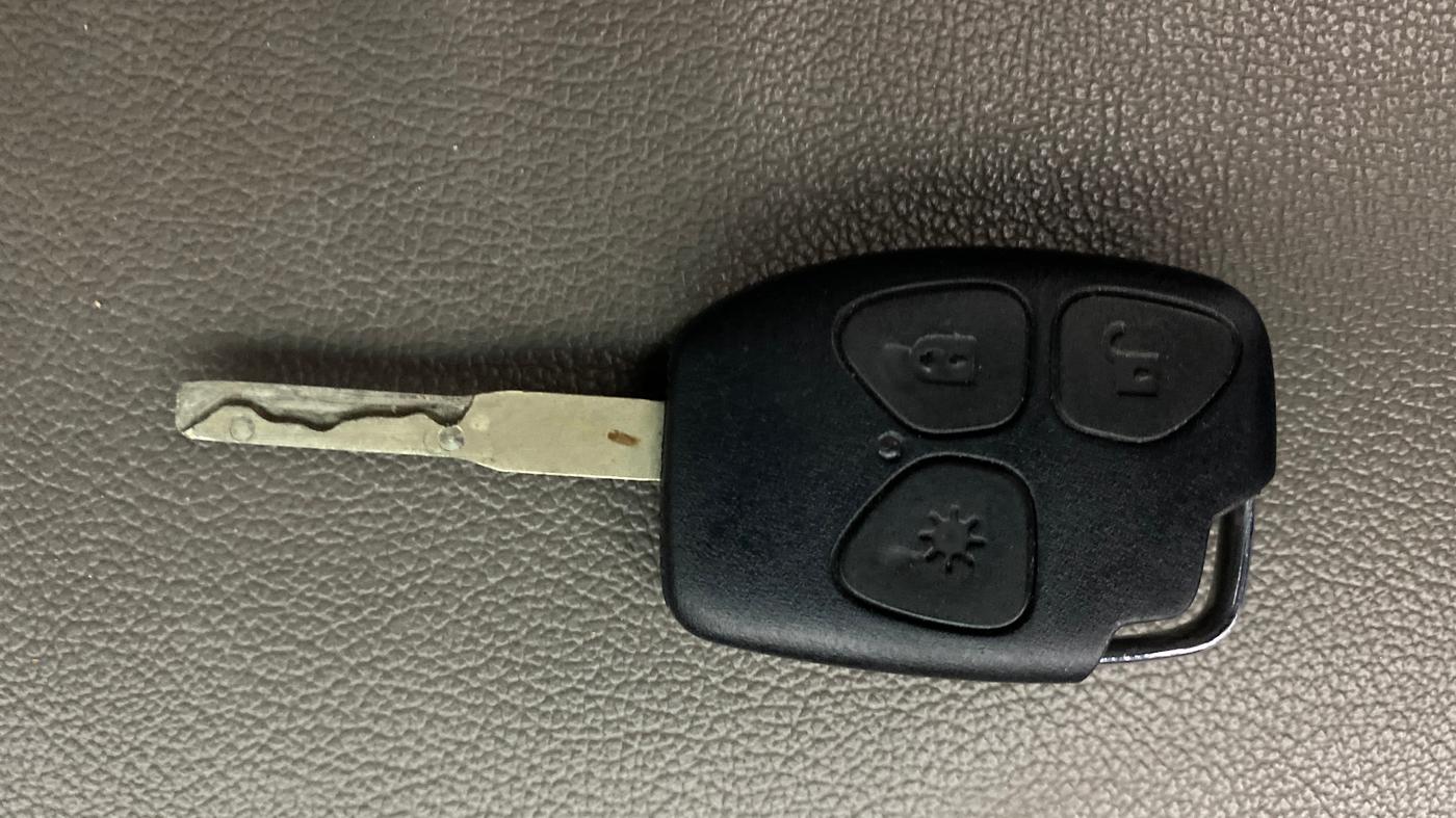 2016 Mahindra NUVOSPORT N8, Diesel, Manual, 75,995 km, Key Close Up