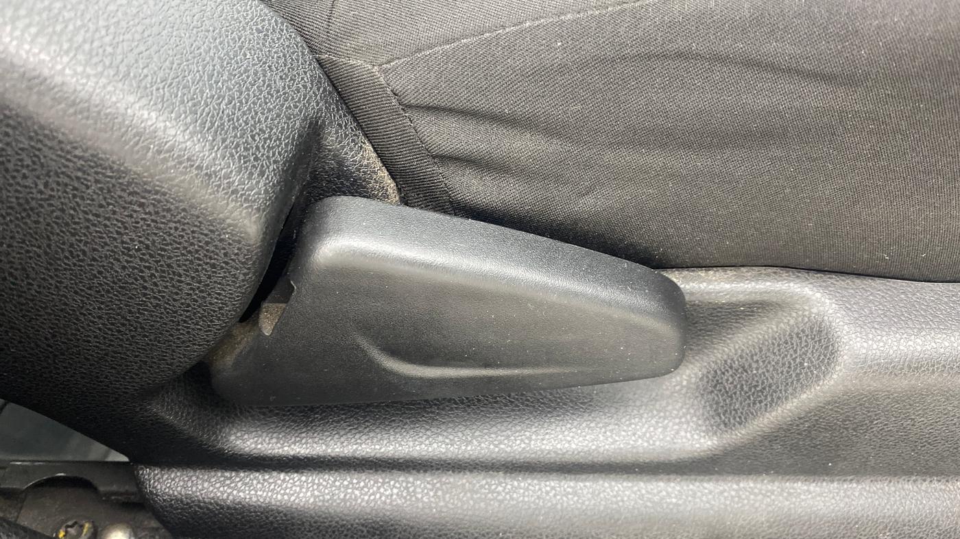 2019 Renault Kwid RXT 0.8 (O), Petrol, Manual, 36,329 km, Driver Side Adjustment Panel
