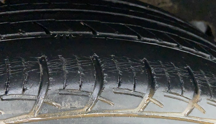 2018 Maruti Baleno DELTA PETROL 1.2, Petrol, Manual, 50,466 km, Right Rear Tyre Tread