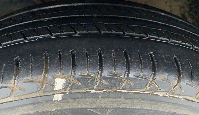 2018 Maruti Baleno DELTA PETROL 1.2, Petrol, Manual, 50,466 km, Left Front Tyre Tread