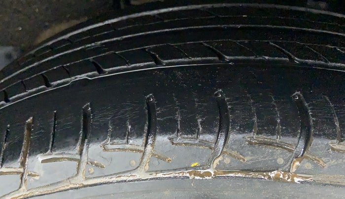 2018 Maruti Baleno DELTA PETROL 1.2, Petrol, Manual, 50,466 km, Left Rear Tyre Tread