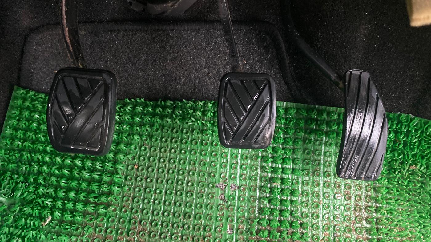 2015 Maruti Wagon R 1.0 VXI, Petrol, Manual, 98,086 km, Pedals