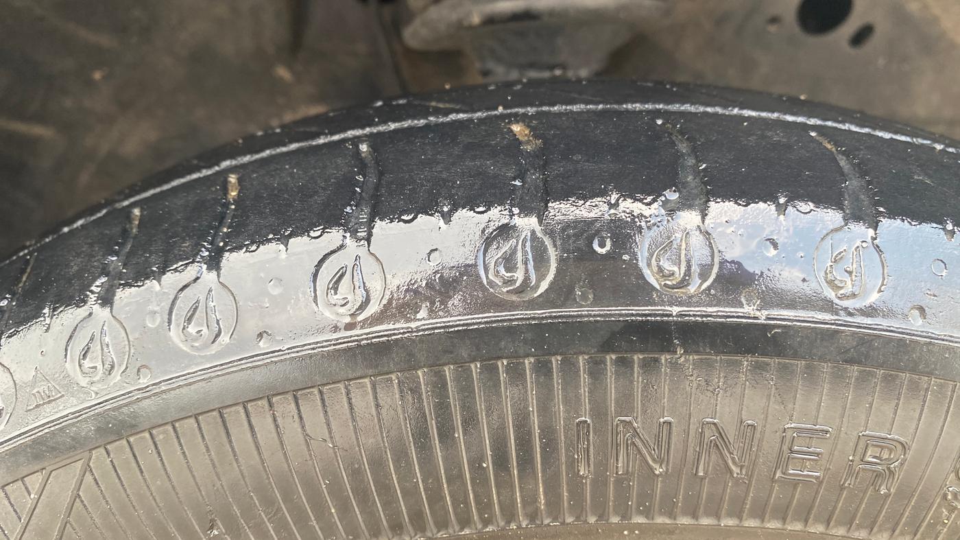 2015 Maruti Wagon R 1.0 VXI, Petrol, Manual, 98,086 km, Right Front Tyre Tread