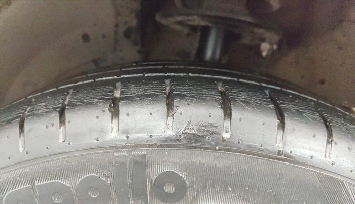 2019 Toyota Glanza G CVT, Petrol, Automatic, 26,231 km, Left Front Tyre Tread