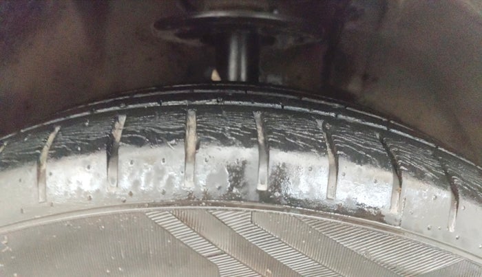 2019 Toyota Glanza G CVT, Petrol, Automatic, 26,231 km, Right Front Tyre Tread