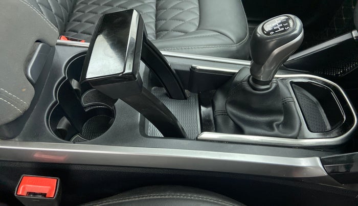2021 Tata Harrier XT+ 2.0 KRYOTEC, Diesel, Manual, 27,904 km, Gear Lever