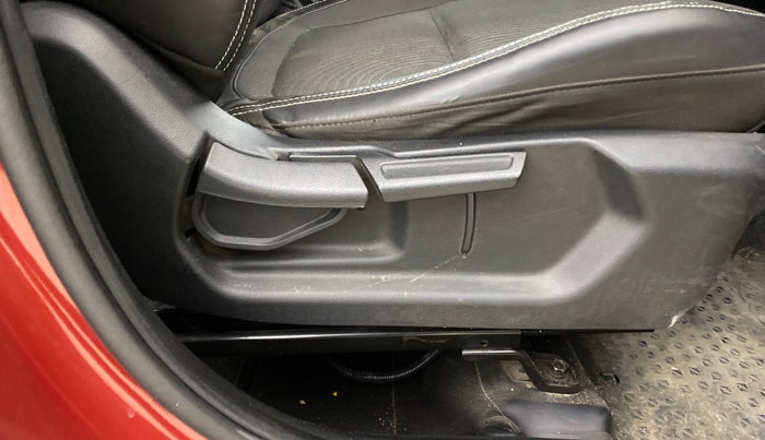 2019 Hyundai VENUE SX(O) 1.4 CRDI, Diesel, Manual, 69,664 km, Driver Side Adjustment Panel