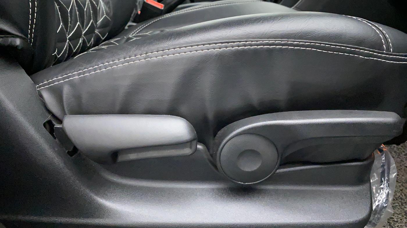 2021 Maruti Vitara Brezza ZXI +, Petrol, Manual, 5,061 km, Driver Side Adjustment Panel