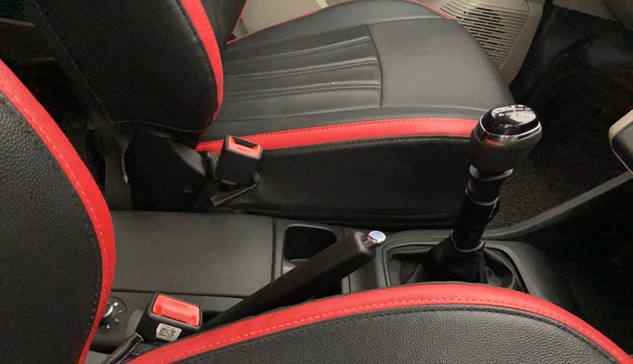 2022 Renault TRIBER RXZ, Petrol, Manual, 18,267 km, Gear Lever