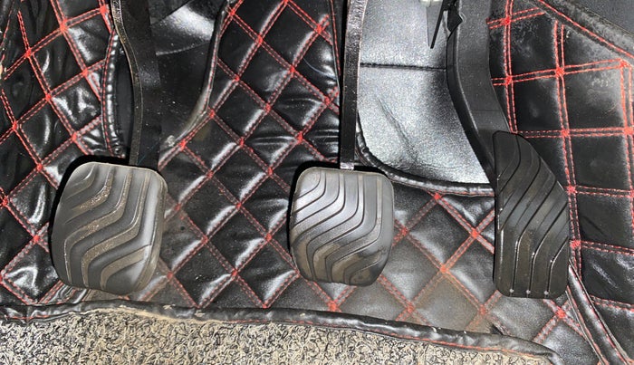 2022 Renault TRIBER RXZ, Petrol, Manual, 18,267 km, Pedals