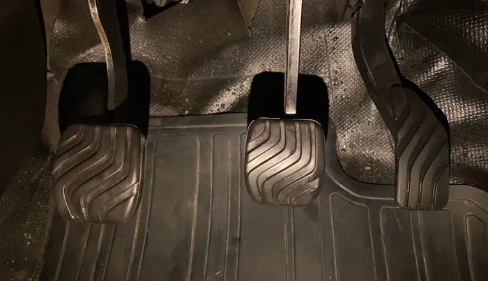 2019 Renault TRIBER RXL MT, CNG, Manual, 84,395 km, Pedals