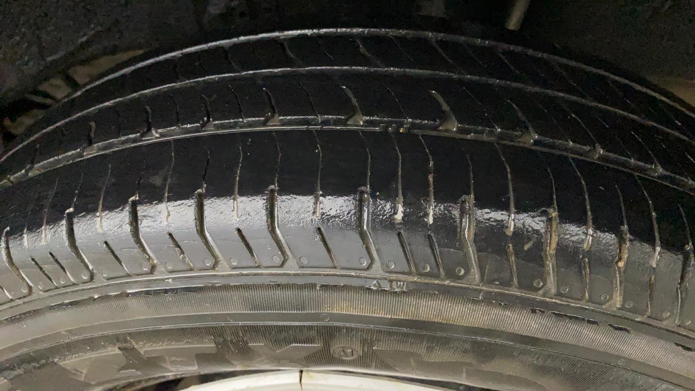 2019 Renault TRIBER RXL MT, CNG, Manual, 84,395 km, Left Rear Tyre Tread