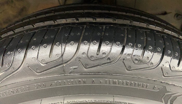2016 Honda City V MT PETROL, Petrol, Manual, 50,103 km, Right Front Tyre Tread