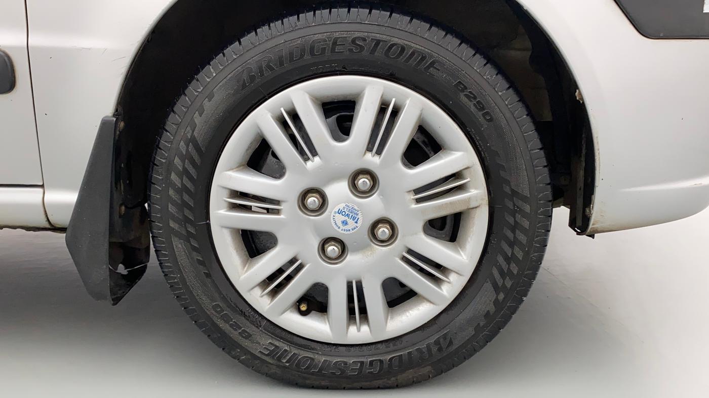 2012 Hyundai Santro Xing GLS, Petrol, Manual, 84,532 km, Right Front Wheel