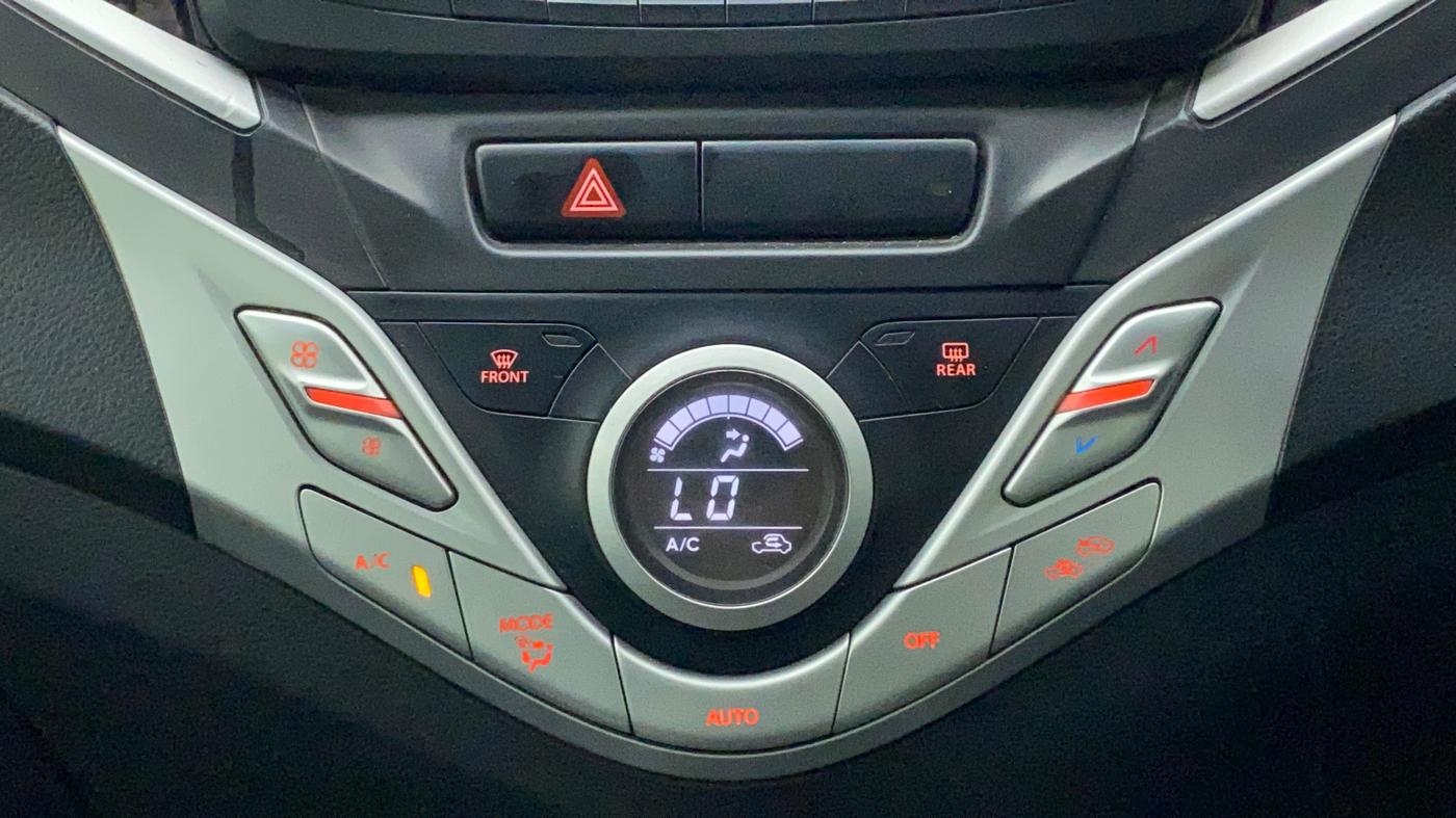 2016 Maruti Baleno ZETA DIESEL 1.3, Diesel, Manual, 1,05,249 km, Automatic Climate Control