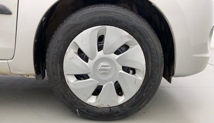 2016 Maruti Celerio VXI CNG D, CNG, Manual, 28,122 km, Right Front Wheel