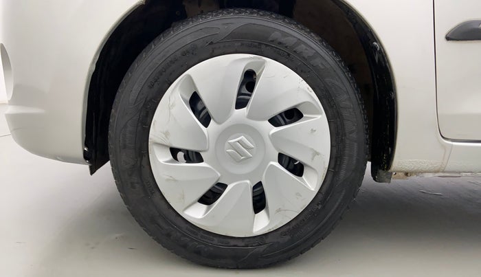 2016 Maruti Celerio VXI CNG D, CNG, Manual, 28,122 km, Left Front Wheel