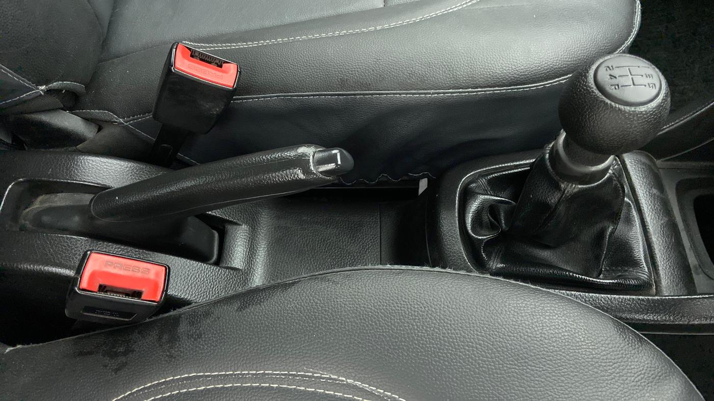 2015 Maruti Swift LDI O, Diesel, Manual, 69,023 km, Gear Lever