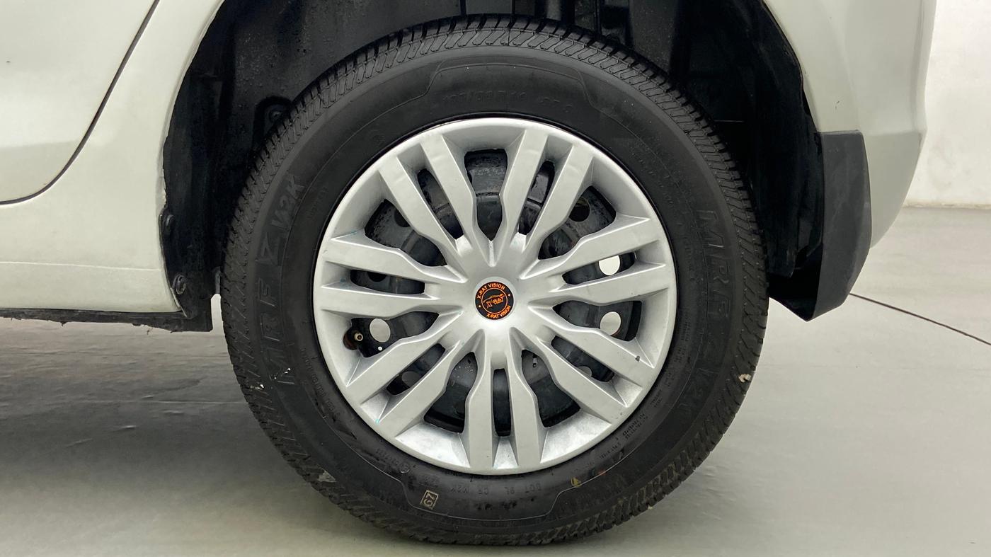 2015 Maruti Swift LDI O, Diesel, Manual, 69,023 km, Left Rear Wheel